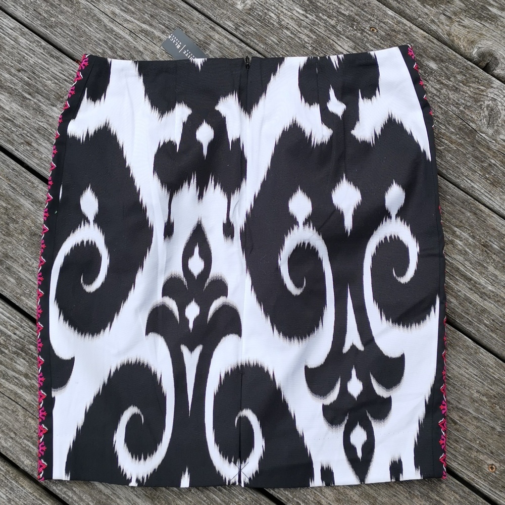 NWT Whitehouse Blackmarket damask mini pencil skirt with side embroidery  Size 6 - Picture 7 of 7